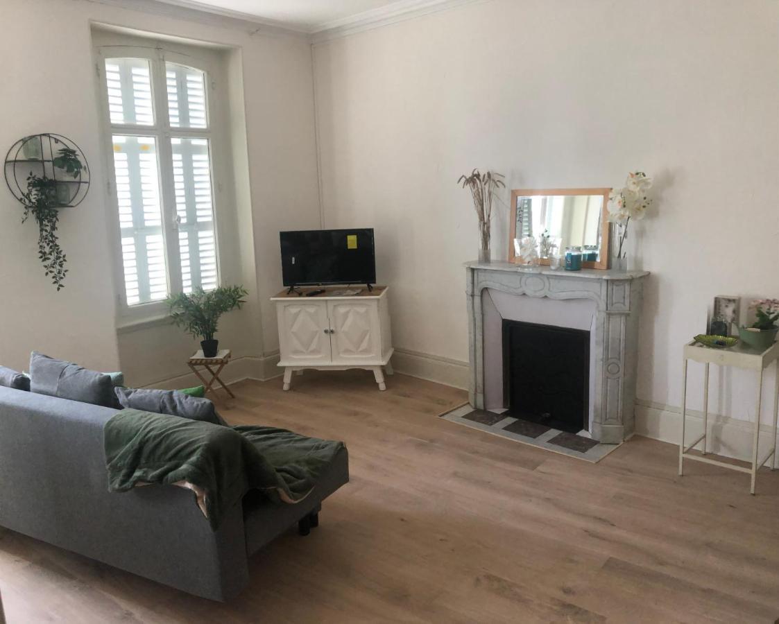 Apartamento Le Compostelle Issoudun Exterior foto
